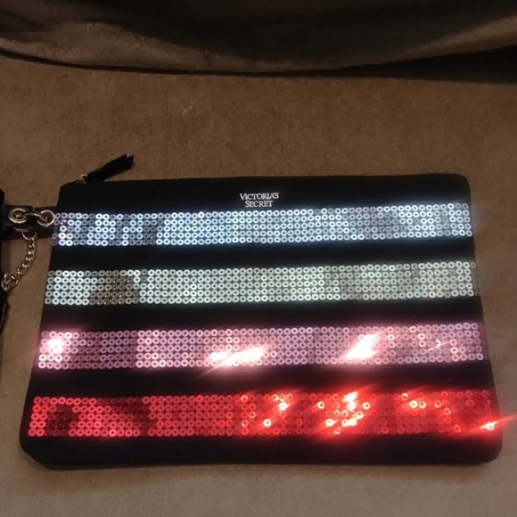 Victoria Secret 3 Piece Bling Pouch Set with Removable Wristlet Strap - Picture 4 of 5